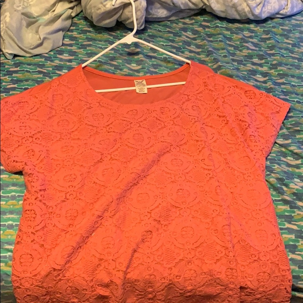 Selling because i don’t like how it looks on me
